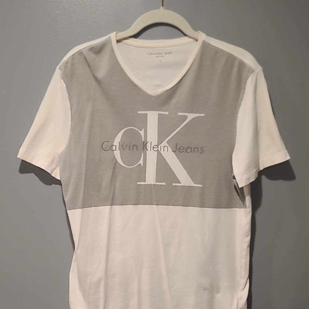Calvin Klein Men's White and Gray Logo Tee
